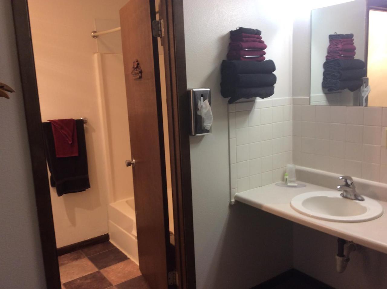 Sports Club Motel Wayne Екстериор снимка