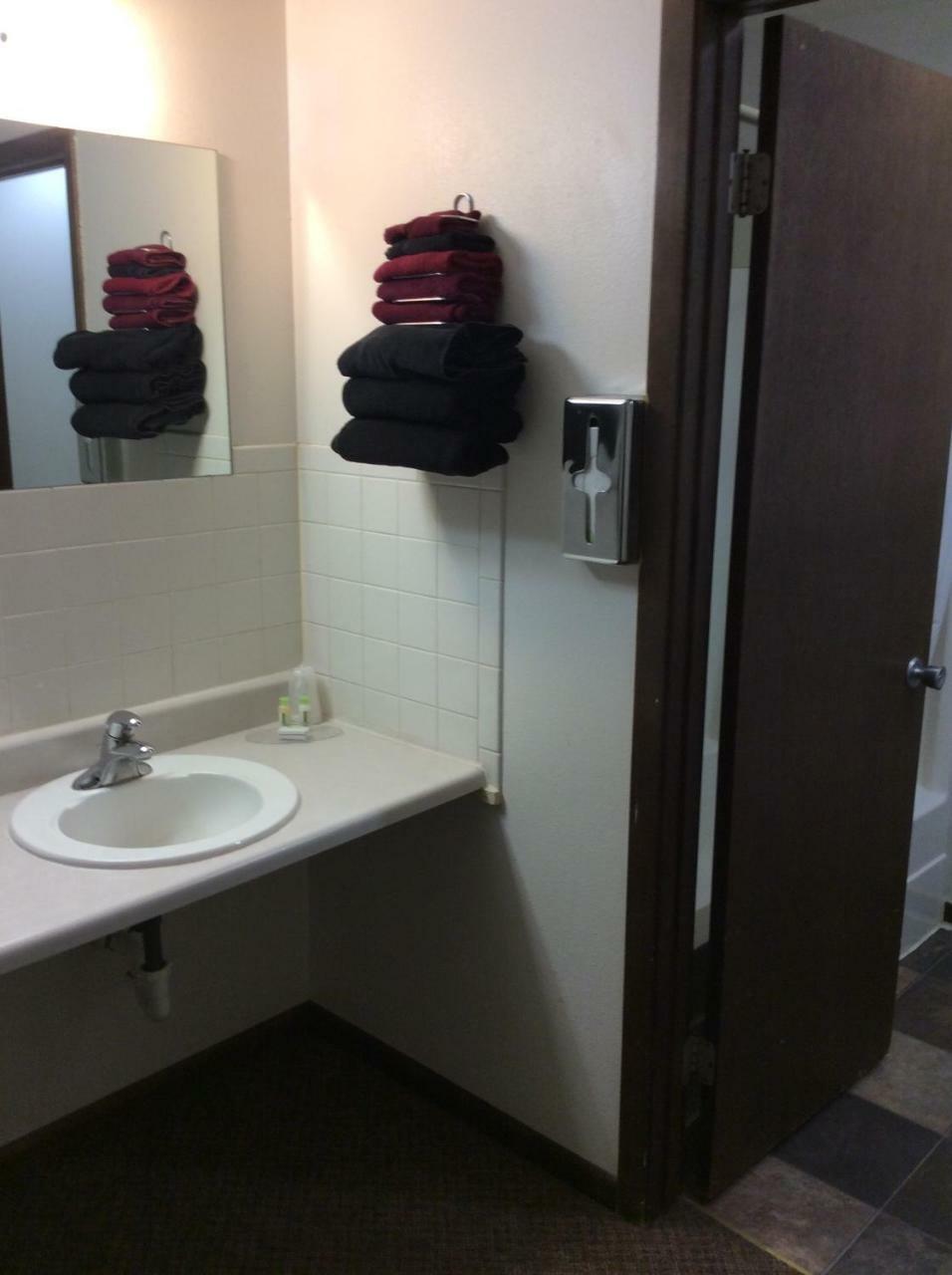 Sports Club Motel Wayne Екстериор снимка